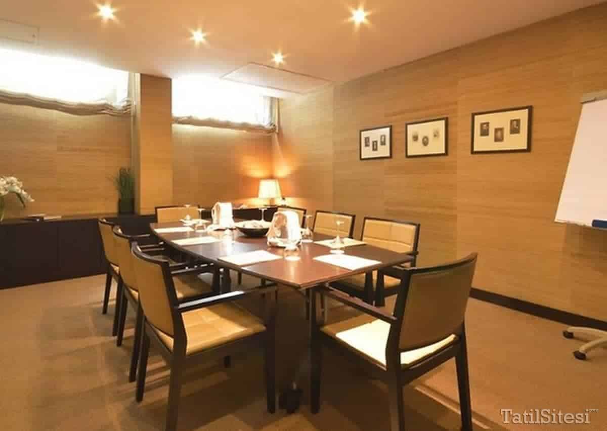 Bentley Hotel By Molton